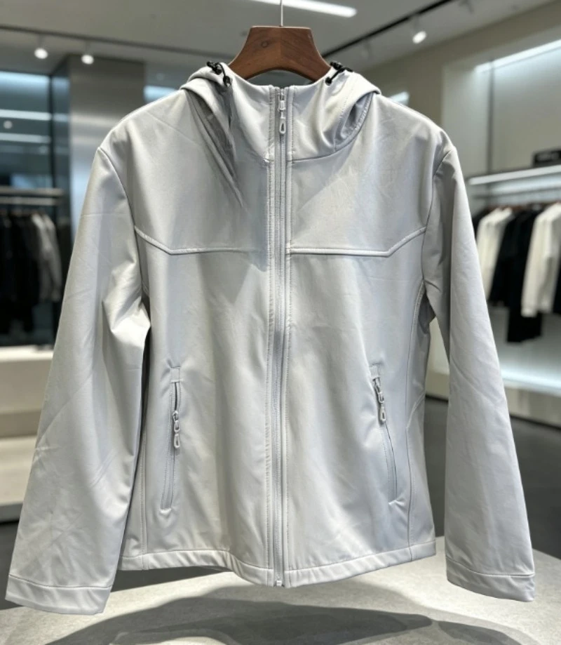 New hooded softshell jacket for couples, outdoor casual waterproof windbreaker for men women with comfort and durable.