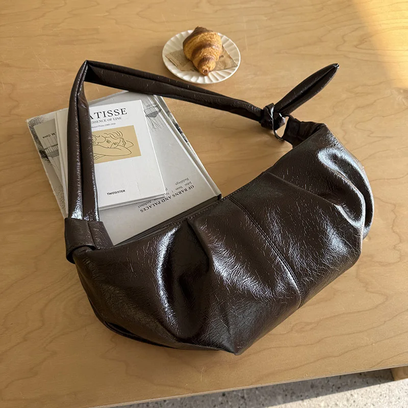 

Korean ins large capacity retro soft leather pleated dumpling bag