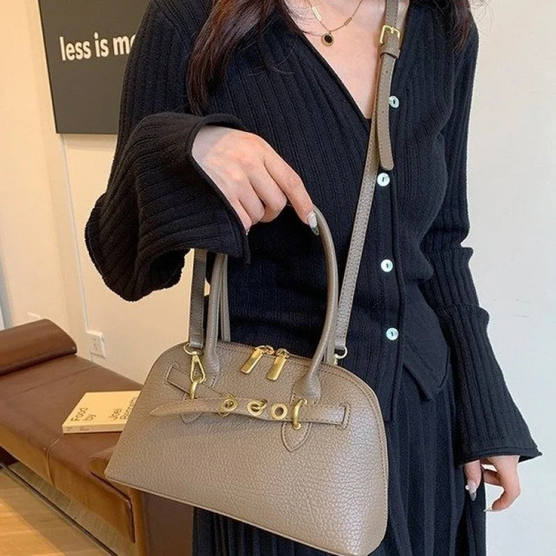 Fashionable Ladies Hand Bags Crafted From Premium Leather Featuring Casual Vintage And Paris Refined Style​