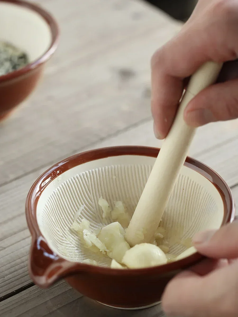 Japanese manual ceramic grinding bowl kitchen mash artifact garlic masher garlic sesame grinder