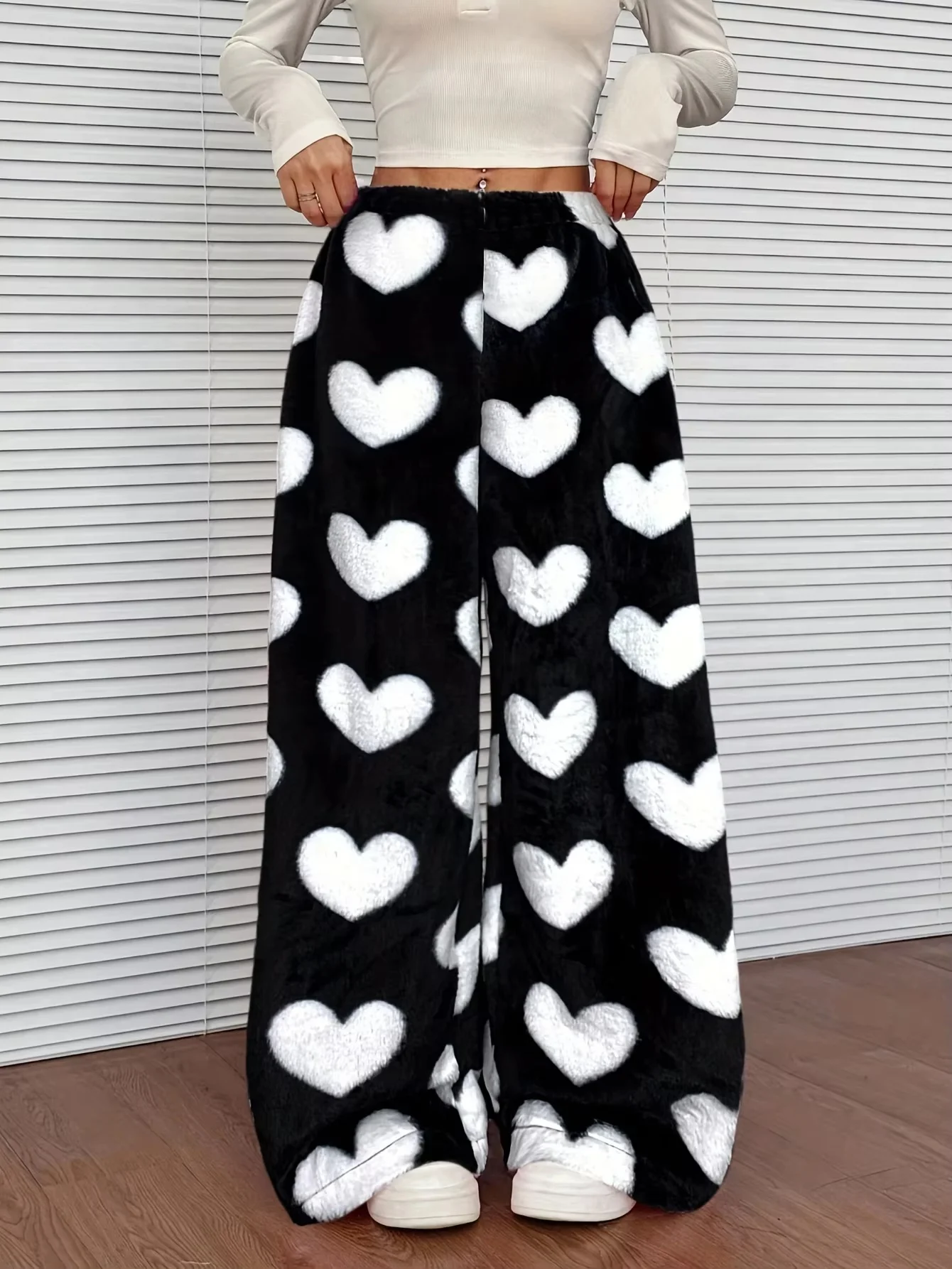 

3D Hot Selling Men's and Women's Black Heart-shaped Pants, Fast Drying, Comfortable, Elastic Waistband Pants, Casual Soft Pants