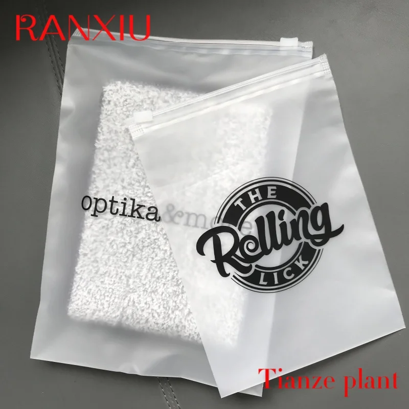 Custom Hot Selling Eco friendly Zipper Resealable Clothes Packaging Frosted Plastic Ziplock Bag