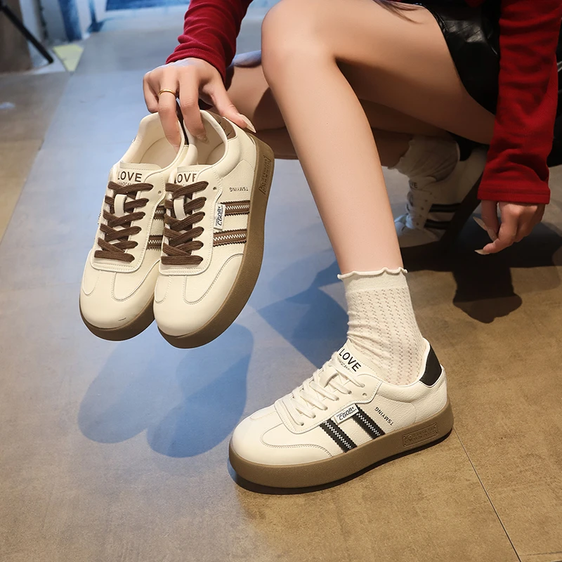 

Women's Retro Trainer Shoes - Autumn Fashion, Breathable, Versatile, Thick-Soled Non-Slip Sneakers