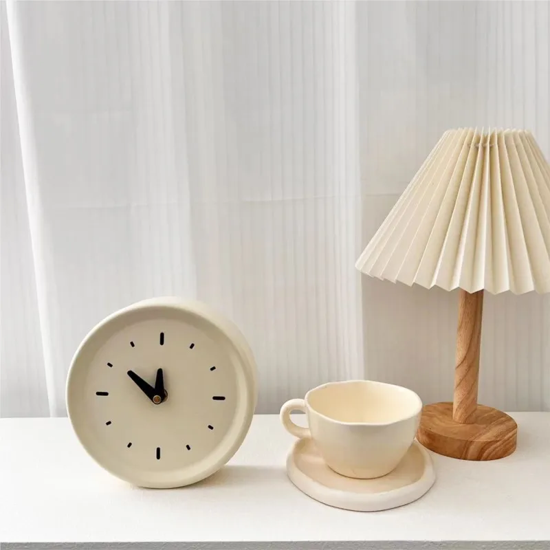 

Creative Minimalist Desktop Silent Small Clock Home Decoration Tabletop Small Table Clock Bedroom Bedside Decor Clock ZE183