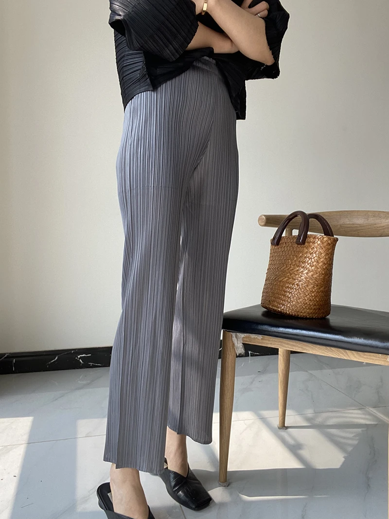 Japanese Classic Versatile Pleated High Waist Slim Straight Leg Pants Solid Color Premium Relaxed Comfort Pants Streetwear