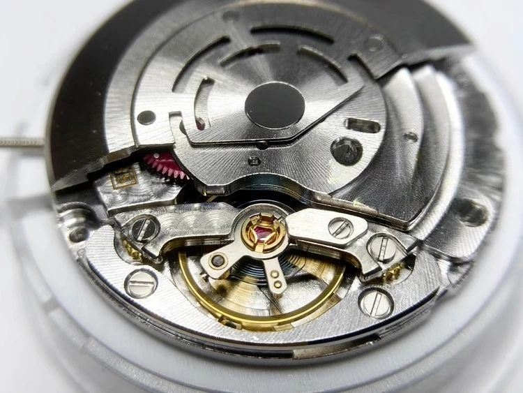 อุปกรณ์เสริมนาฬิกาแบบกำหนดเอง vs. อะไหล่นาฬิกาจากโรงงาน SuperClean รุ่นเปลี่ยนกลไก 3135 พร้อมสปริงสีน้ำเงินและตัวกันกระแทก KIF