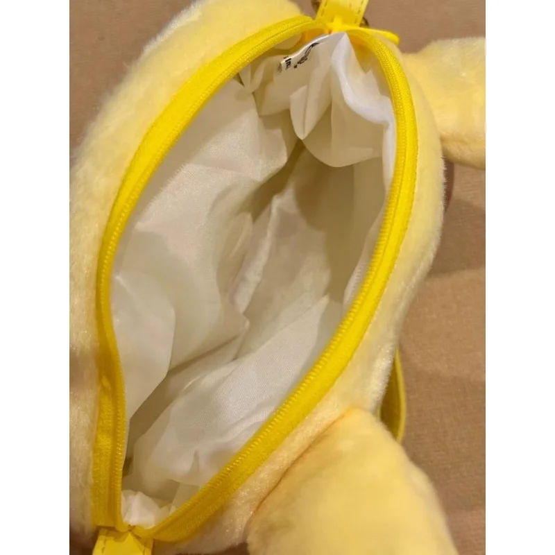 Pokémon-Plüschrucksack zum Tragen auf einer Schulter. Pikachu künstliches Zellenei als Geschenk für einen Freund an besonderen Anlässen.