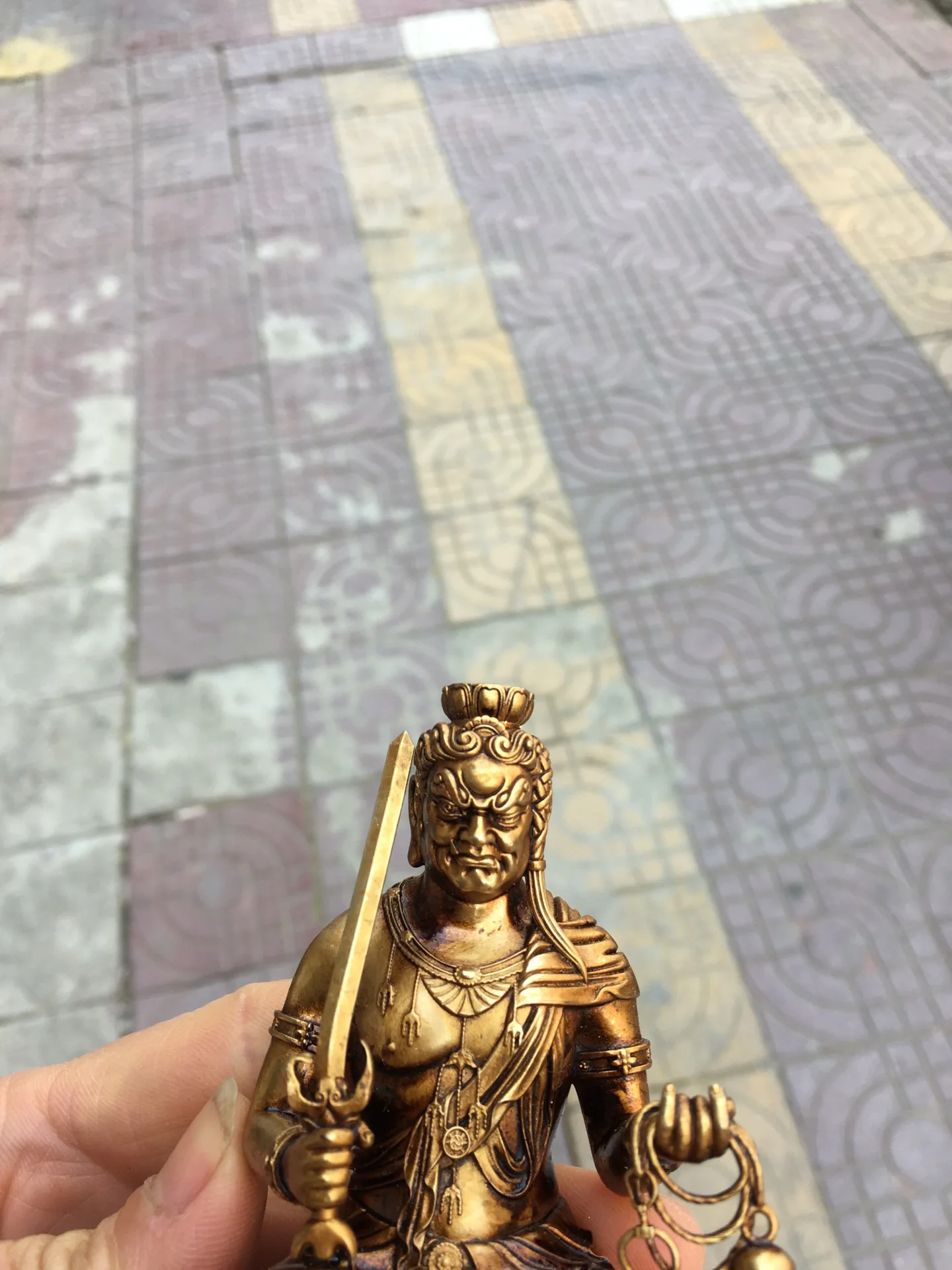 A finely crafted bronze gilt-copper statue of the Immoveable Wisdom King Buddha, with a thick patina.),Free shipping