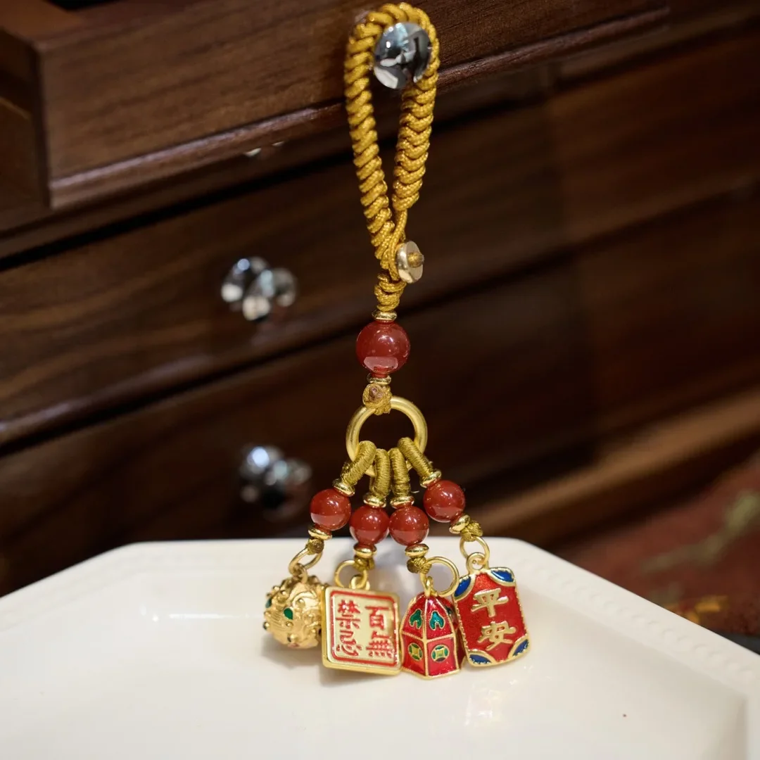 

Vintage Enamel Multi-color The God of Wealth Fortune Red Agate Brass Keychains Handmade Key Chain Pendant Decoration Gift YKC005