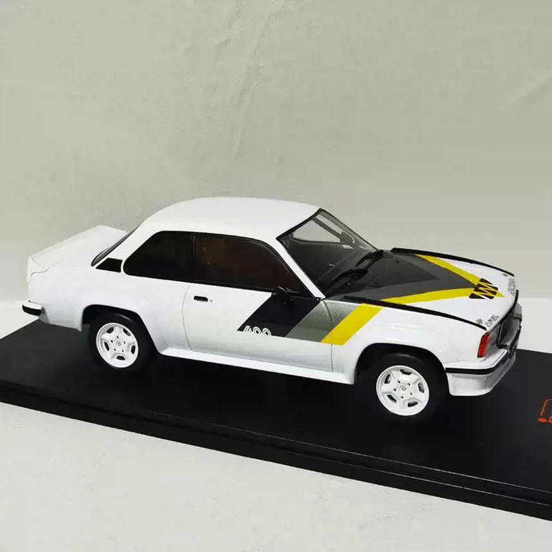 IXO 1:18 Scale OPEL ASCONA B 400 1982 Car Simulation Alloy Vehicle Model Diecast Toy Collection Ornament Collectible