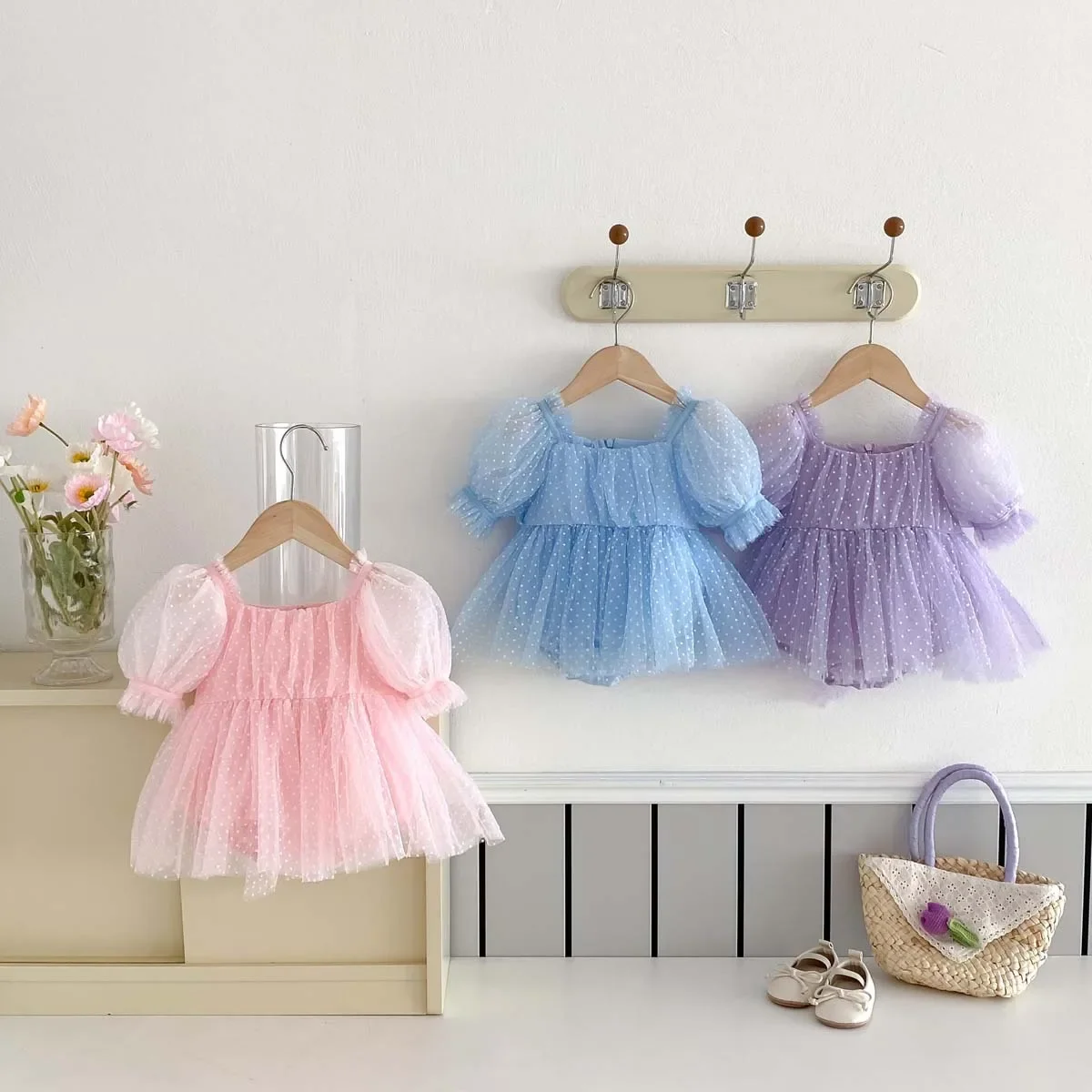 Girls' Bubble Sleeve Dress Summer Mesh Sweet Wave Point Princess Ha Yi Baby One Year Old jumpsuit Cake Dress