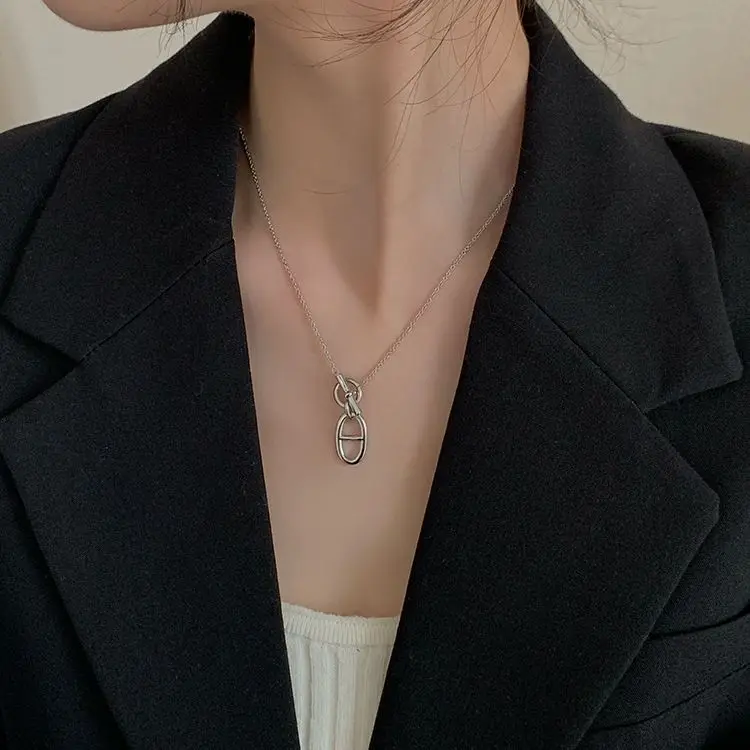 Classic Pig Nostril Titanium Steel Necklace Premium Sense OT Button Clavicle Chain Hip Hop French Non-Fading Horseshoe Necklace