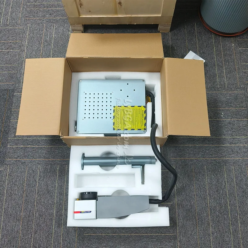 Machine de marquage laser à fibre mini de bureau 20W avec axe de rotation démontable pour gravure sur métal, PVC, plastique, acier