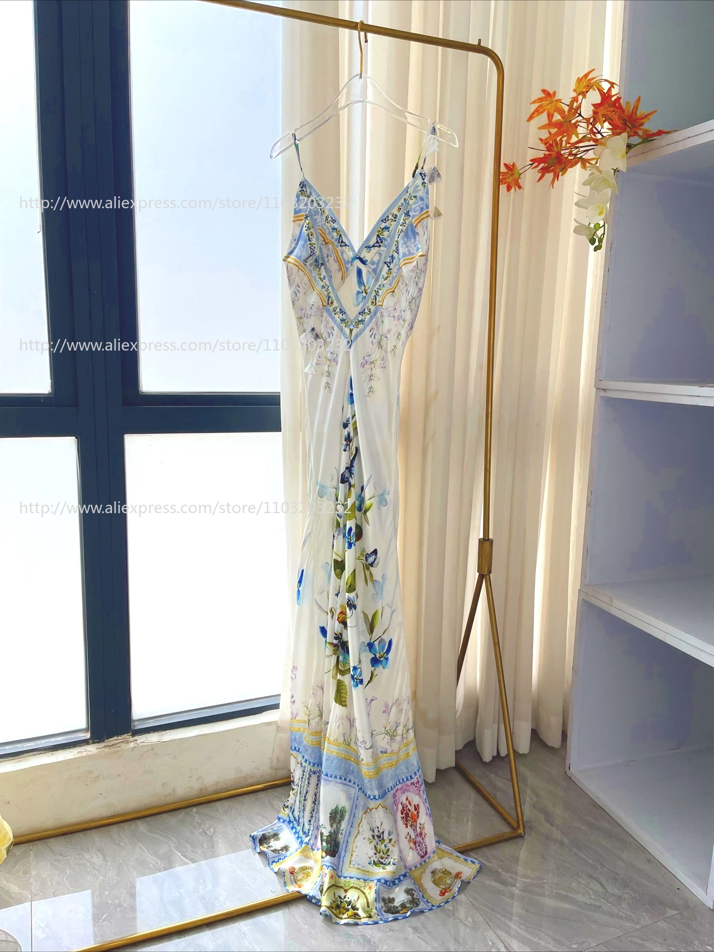 

White Blue Butterfly Floral Print Sleeveless Backless Maxi Dress
