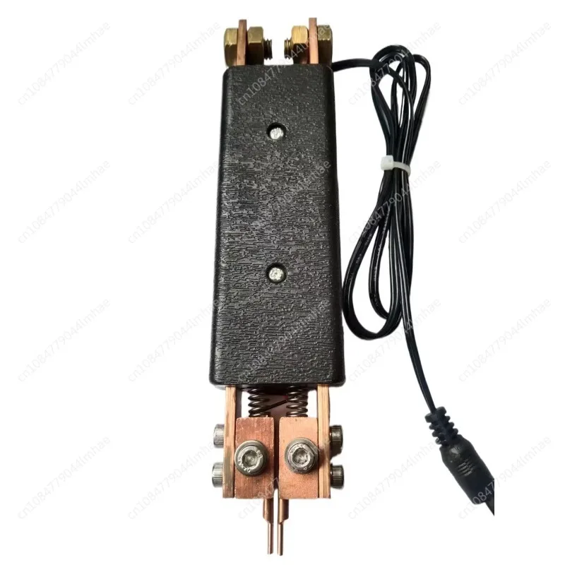 

Portable hand-held spot welding pen with built-in spring