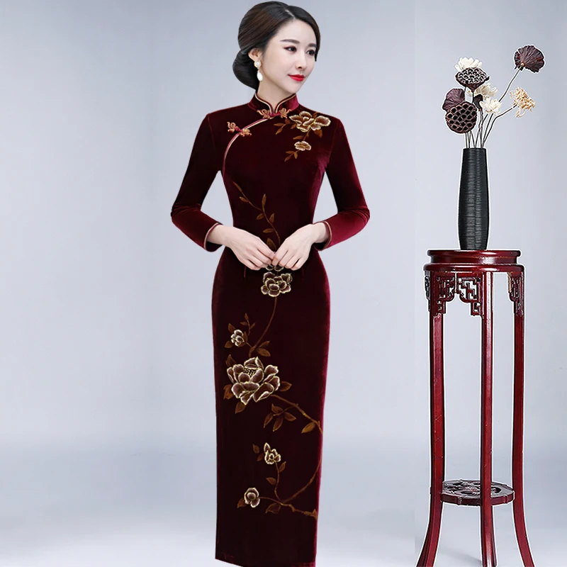 

Ele Long Velvet Qipao Dr Faionable Retro Sle High Slit Daily Wear for Women over 35 with Floral Pattern