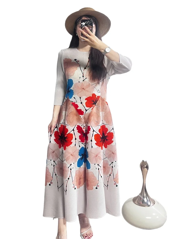 

Miyake Style Pleated Dress for Women 2025 New Fashion Printed Loose Large Size O-neck Three-quarter Sleeve Flower Bud Cake Skirt