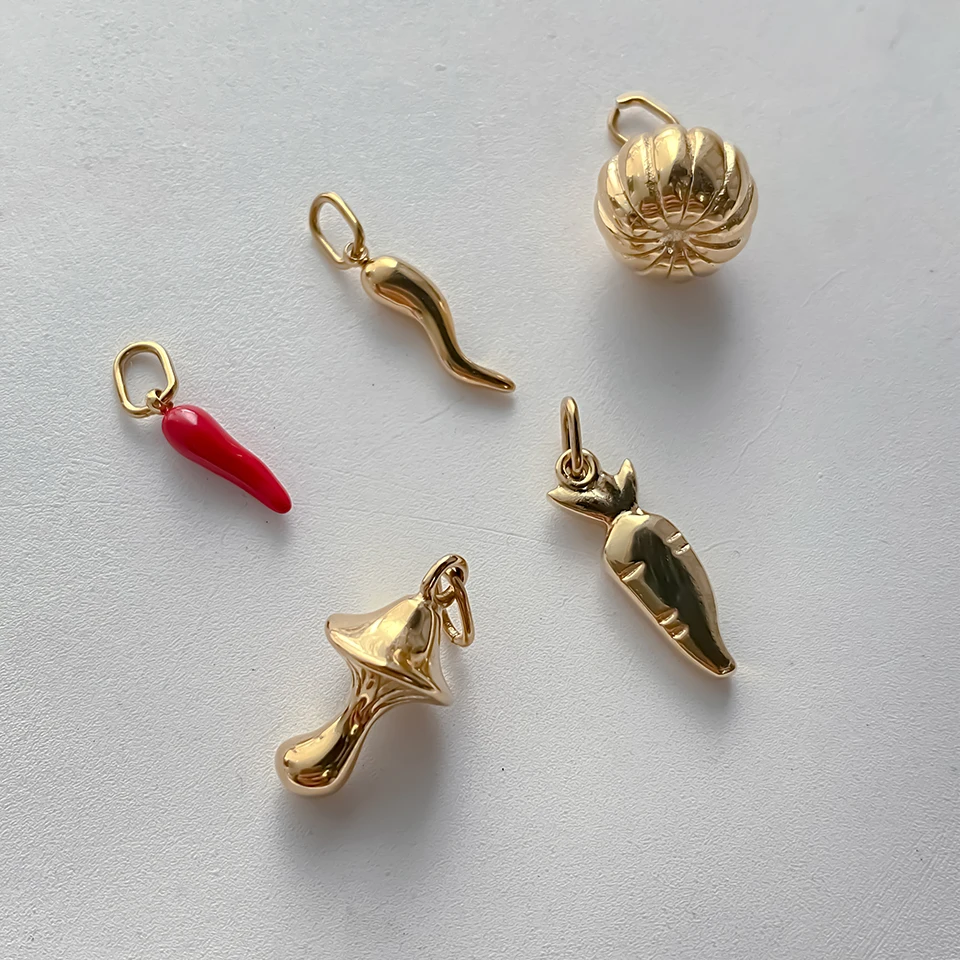 EMANCO Goldfarbene Edelstahl-Anhänger im natürlichen Stil mit Gemüse- und Fruchtmotiven wie Karotte, Chili, für DIY-Halsketten und Schmuckherstellung. – Detail 10