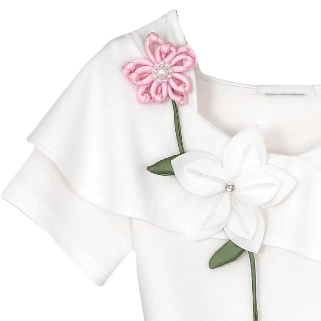 Short-sleeved T-shirt women's new three-dimensional flowers in summer are irregular and foreign-style, and the waist is slim.