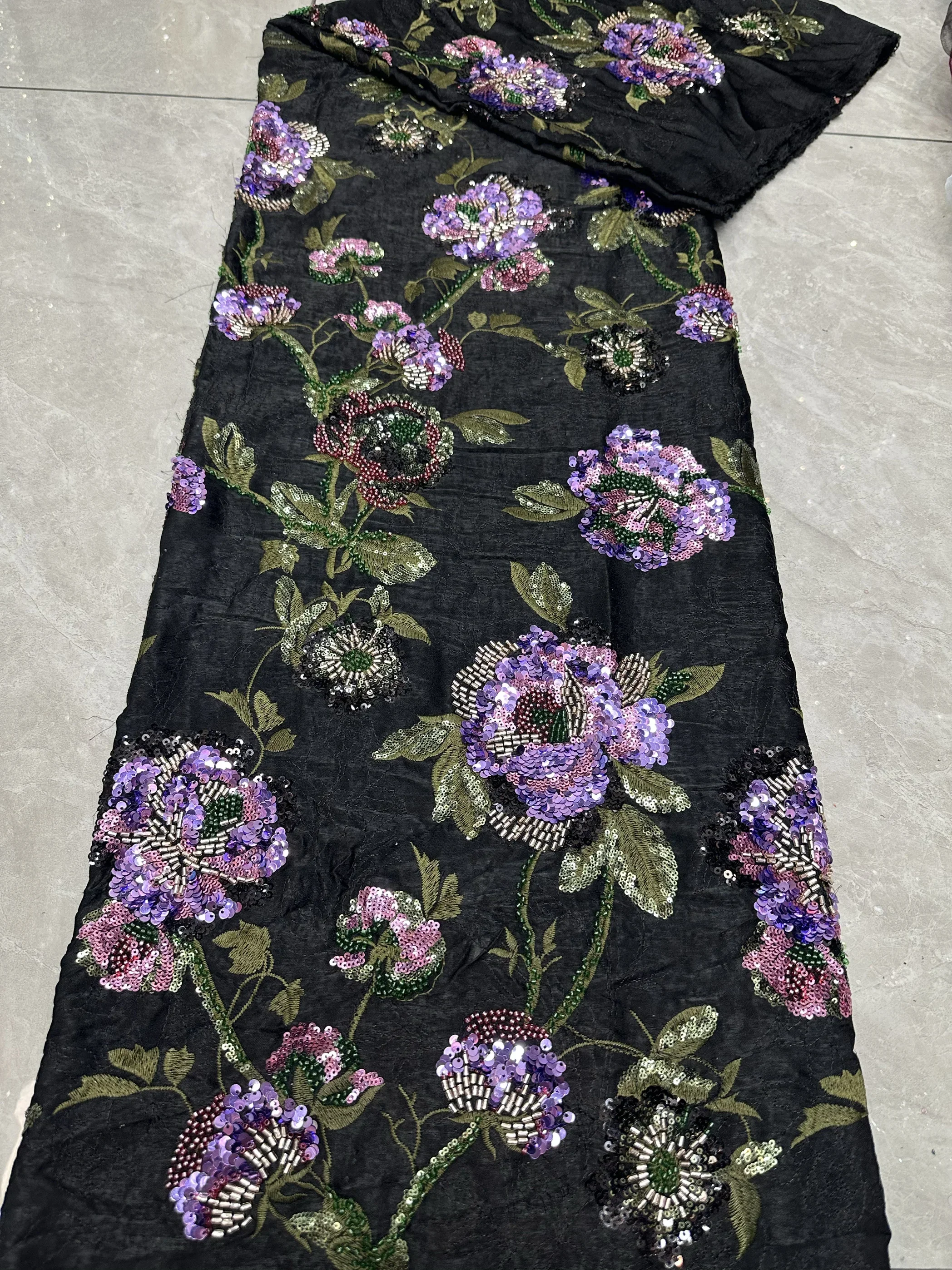 

Новое черное высококачественное вечернее платье высокого класса с вышивкой бисером и вышивкой блестками, сшитое шелковым низом