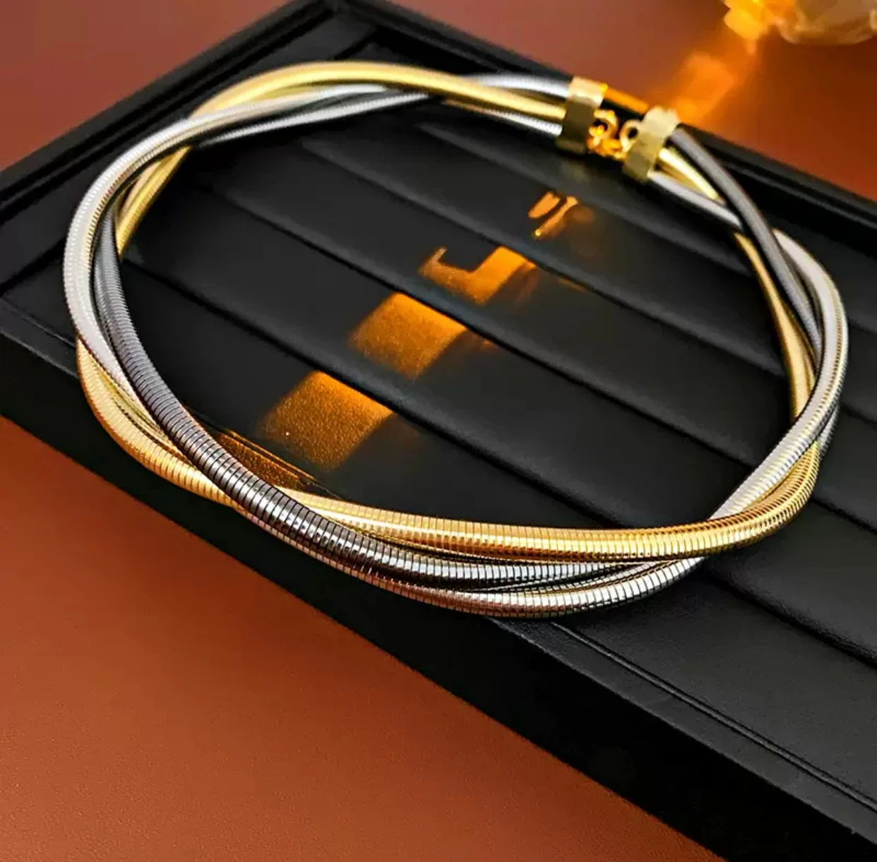 Couples' Best-Seller: European and American Wrapped Serpent Bone Metal Necklace, Unique and Exaggerated, Collar Chain, Fashion