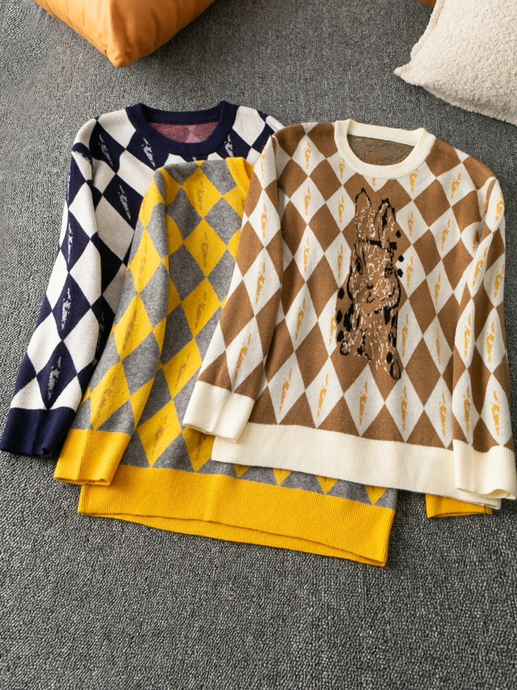 Wygodny koreański sweter z okrągłym dekoltem, z nadrukiem, łatwy w noszeniu, ciepły wełniany top dla kobiet, modny i uniwersalny.