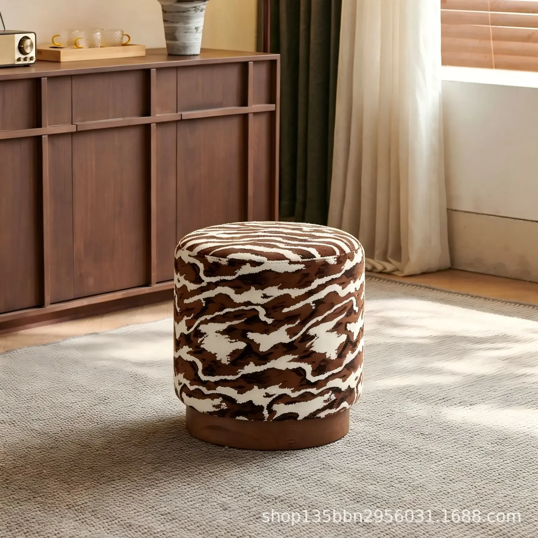 HT  French retro solid wood dressing stool makeup stool round stool dressing sofa hair  shoe changing