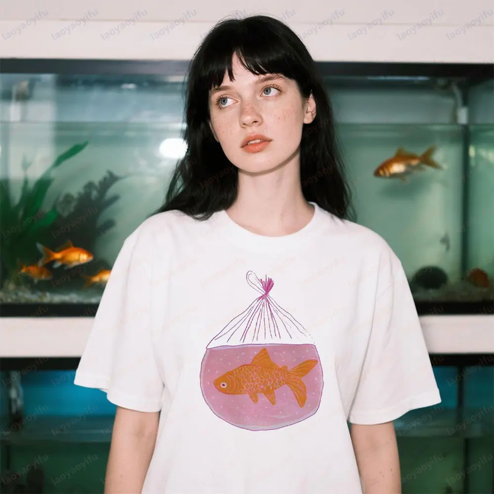 

Goldfish Retro Aesthetic Simple Graphic Tops Vintage Y2k Printed Womens Coquette Tee Womens Trending Graphic Summer Short Sleeve