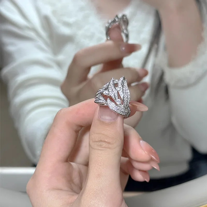 

MDL Moissanit1 style wood Ruoxi leaf niche design ring women 18k plated imitation moissan micro-setting sparkling