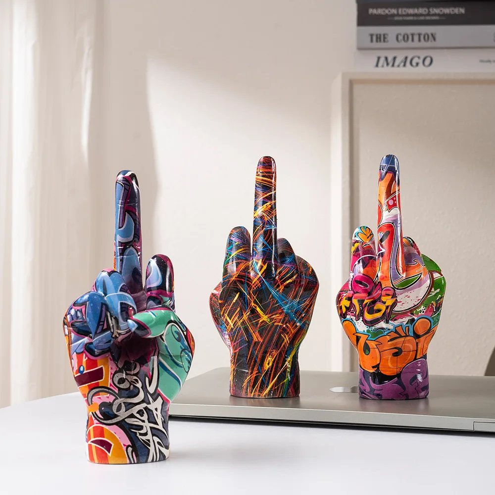 

Graffiti Middle Finger Ornament Art And Crafts Resin Gesture Statue Desktop Ring A Living Room Home Decoration