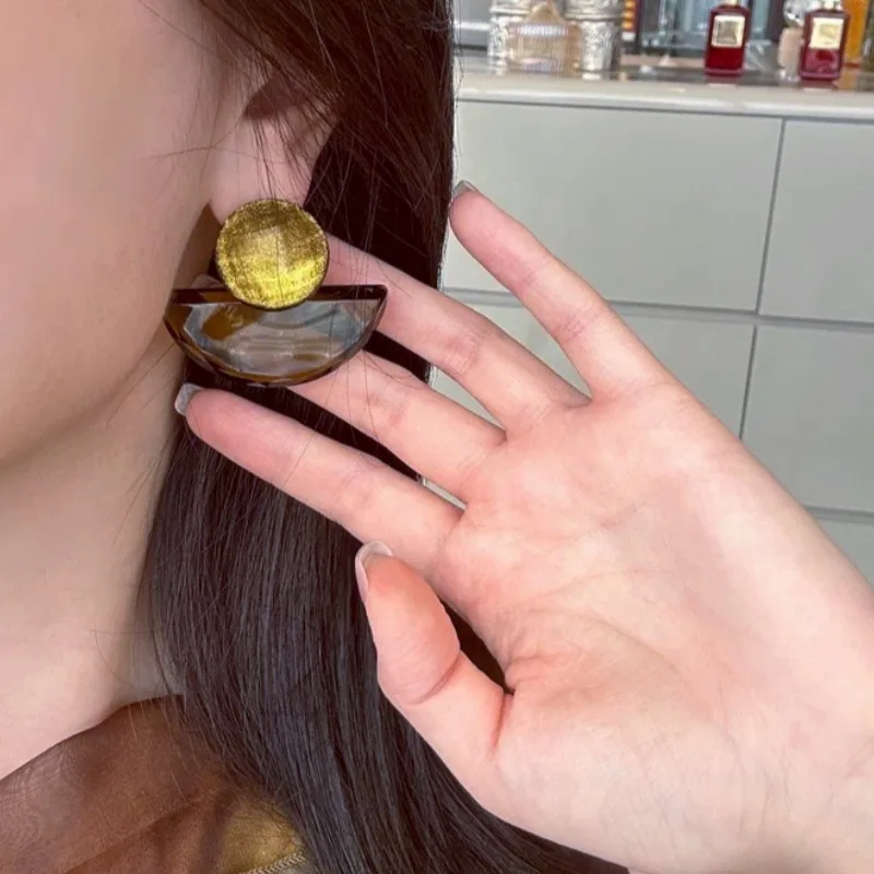 Niche design unique temperament fan-shaped geometric acrylic earrings cold wind transparent brown exaggerated semi-round earring