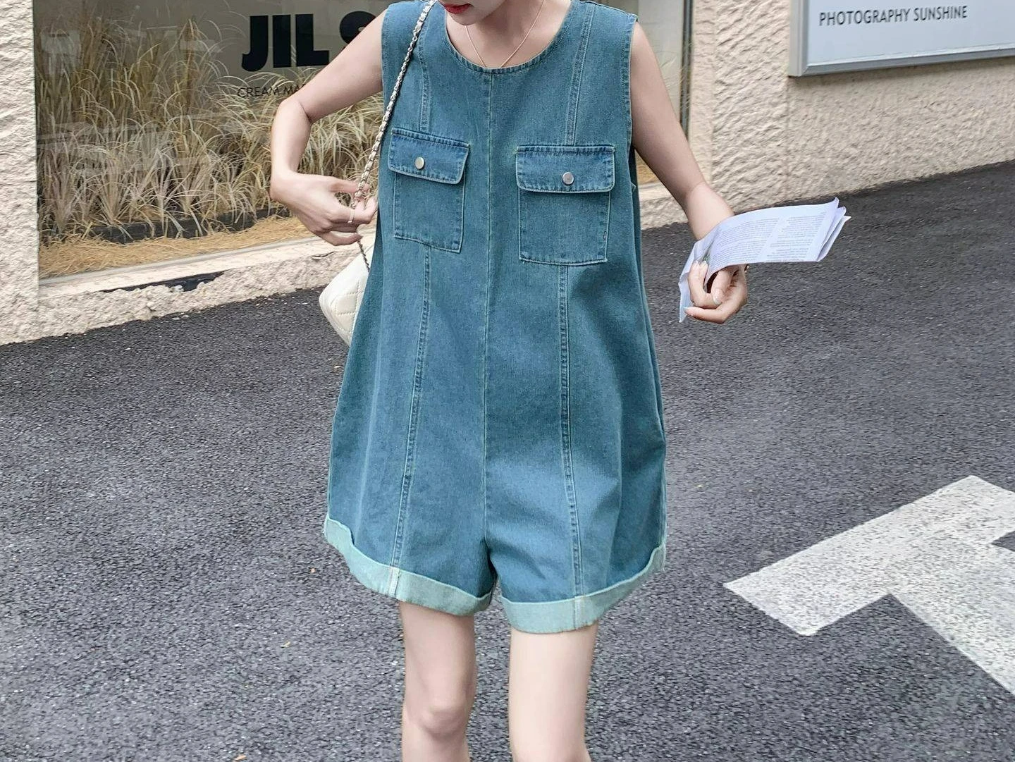 

Джинсовый комбинезон женский летний, новый, в стиле ретро, повседневный, универсальный, без рукавов, свободный и тонкий, с короткими штанинами