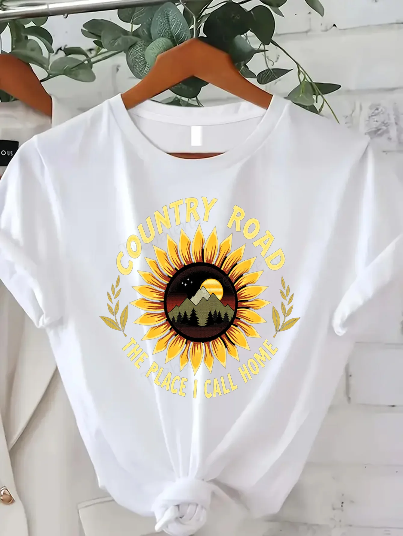 

Удобная женская футболка с принтом Country Road Sunflower T-Shirt — футболка The Place I Call Home с рисунком