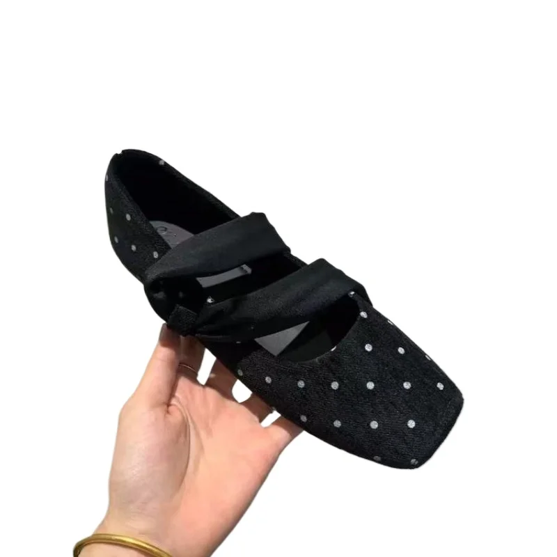 2026 New Retro French Style Flat Shoes Women's Low Heel Slip-On Dots Pattern High-End Feeling Modern Minimalist Style Mary Janes