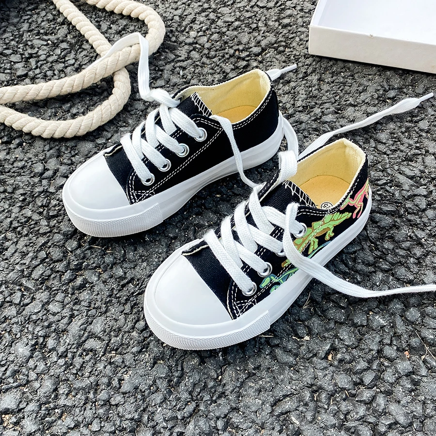 9019 Breathable and Lightweight Graffiti Children's Canvas Shoes - Stylish and Versatile for Boys and Girls - Low-Top Laced Snea