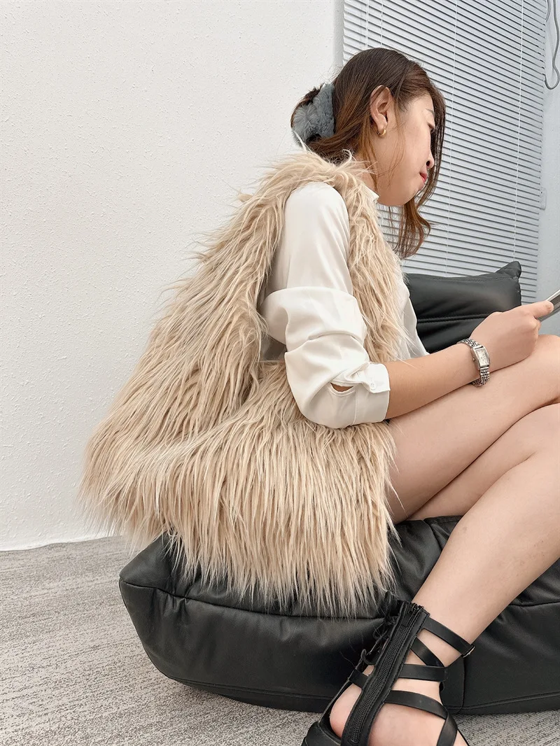 Winter Fashion Women Soft Plush Shoulder Bags Faux Furry Ladies Small Tote Purse Handbags Solid Color Female Girls Underarm Bag