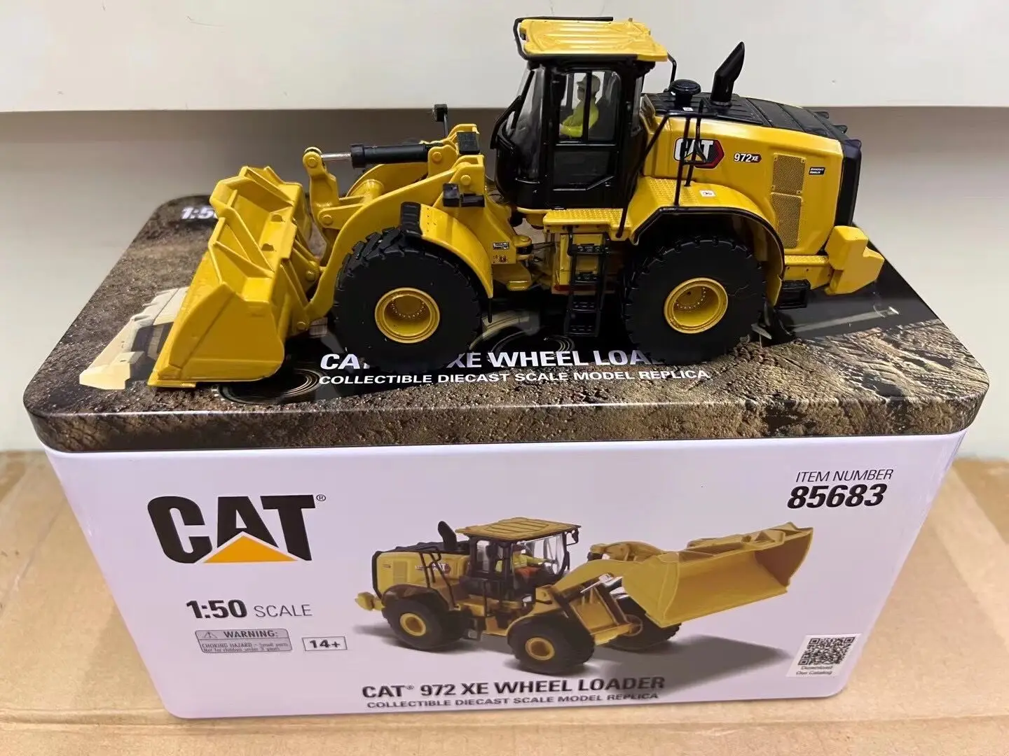 

972 XE Wheel Loader 1/50 Scale Metal Model By DieCast Masters DM85683 New in Box