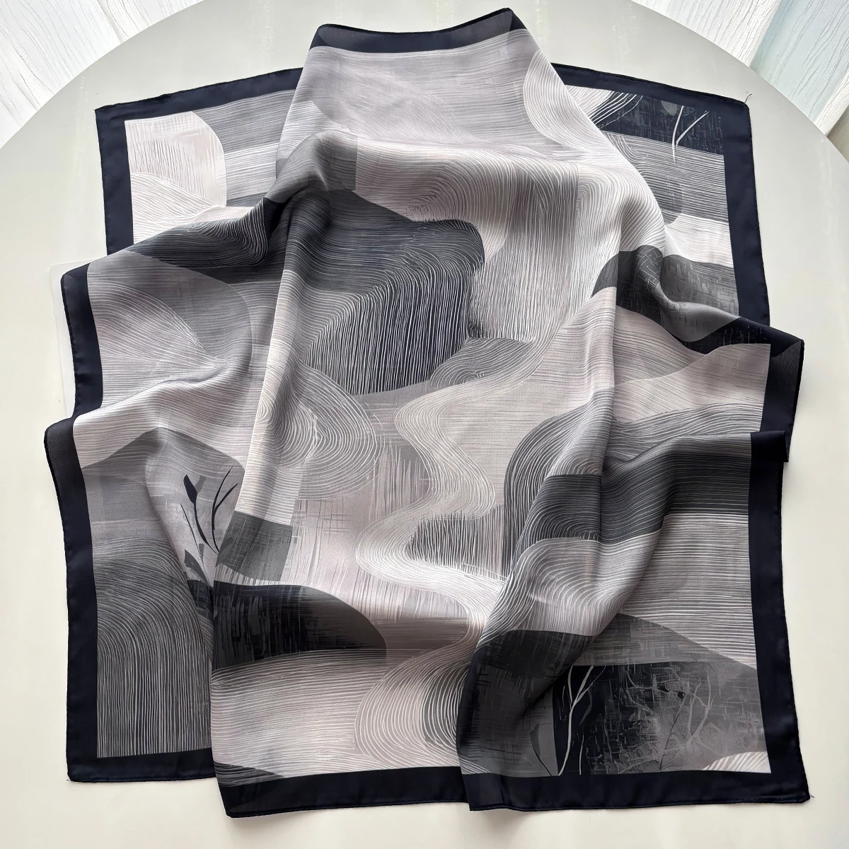 Design-Druck-Schal Seidenimitat-Schal Damen Quadratische Haarbänder Foulard Damen-Bandana Halstuch Stirnbänder 2026 Neu – Detail 1