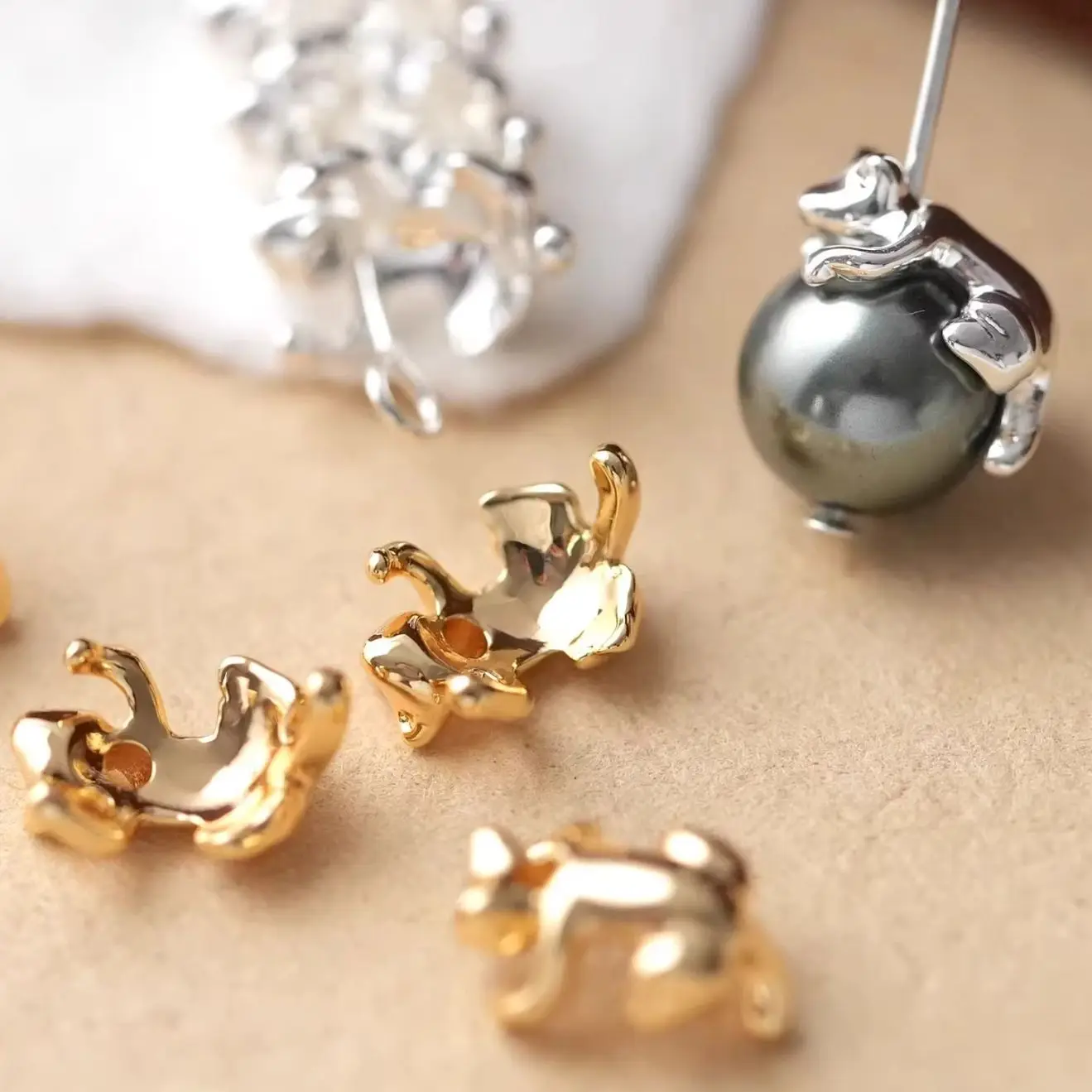 

2 шт. маленький поднос из бисера с лисой 5,6x10,5 мм с медным покрытием из настоящего золота, крышка из бисера, подвеска в виде животного, аксессуар ручной работы «сделай сам»