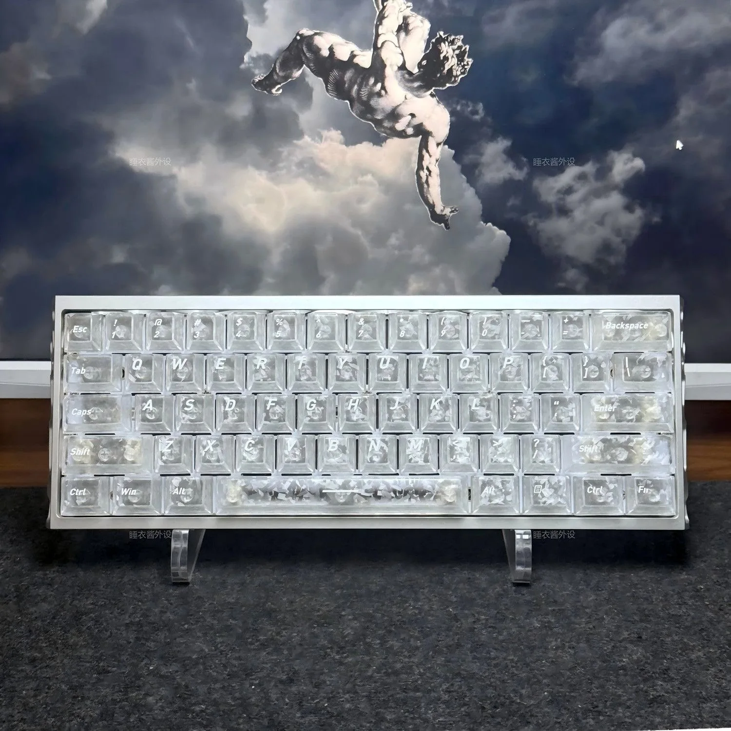 Ice-carbon textured keycaps, front-printed carbon fiber texture, translucent original mechanical magnetic switches, cross-shaped