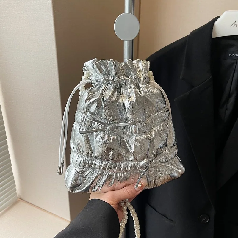 

2025 Spring Spacious Bucket Bag Stylish Underarm Shoulder Purse for Women Fashionable Pleated Handbag Large Capacity Tote
