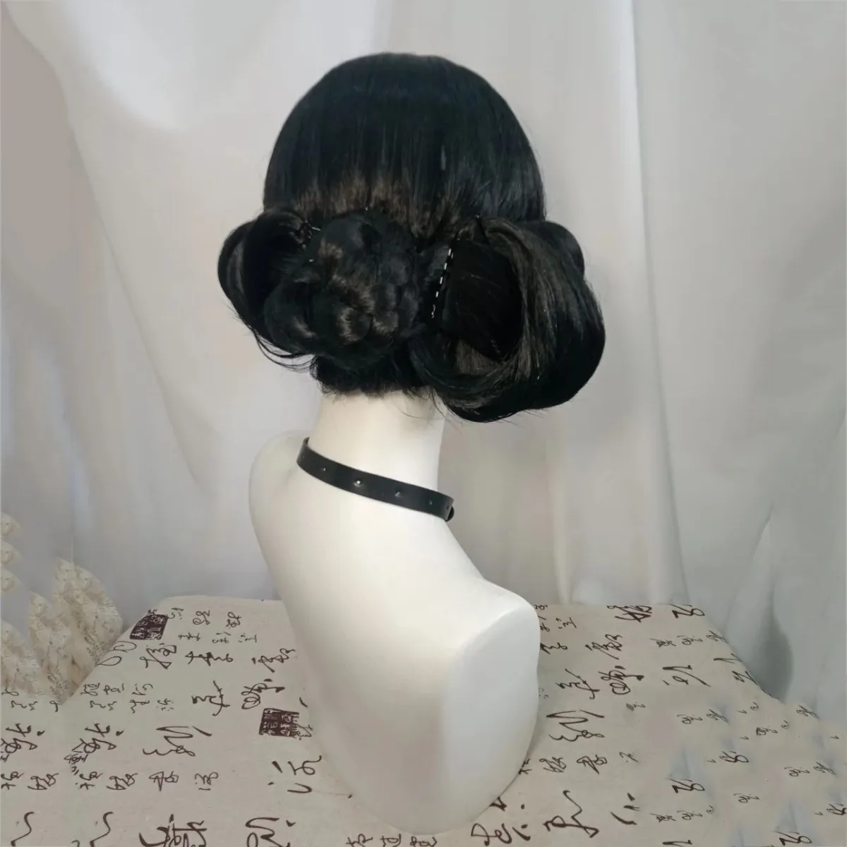 Peluca de cosplay Identity V Geisha Lady 13, peluca completa en blanco universal natural de pelo largo y liso con parte media
