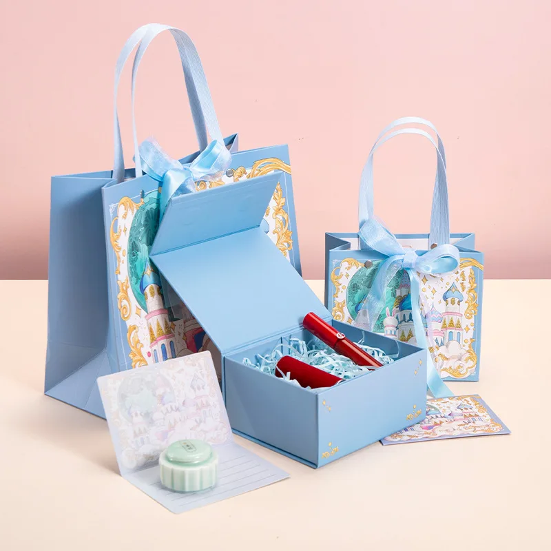 Dostosowane. Dream Castle Birthday Box Holiday Ceremony Packing Box Puste pudełko