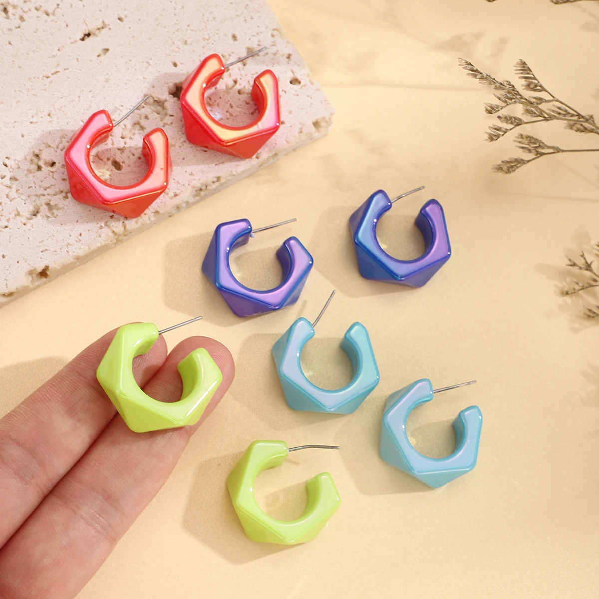 

3pairs Trendy Geometric Chunky Circle Earrings For Women Pearlescent Shiny Surface Acrylic C-Shape Earrings Fashion Jewelry