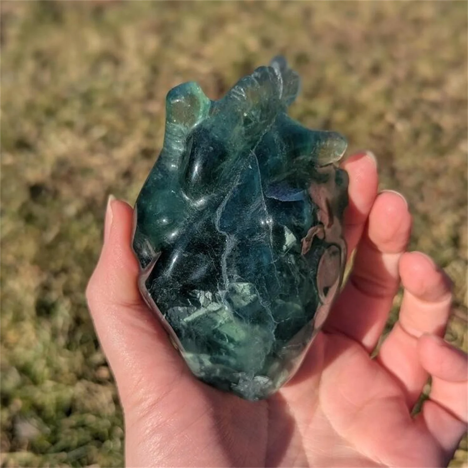 

1 шт., резьба в форме сердца из флюорита с сияющими перьями, домашний декор, идеальные подарки для любителей кристаллов, праздничный подарок, коллекция художественного декора