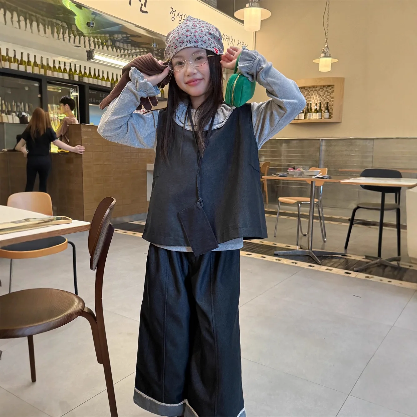 

Girls Set 2025 Autumn New Korean Edition Fashion Vest Lace Leg Straight Leg Pants Two Piece Set Daily Stylish Wear