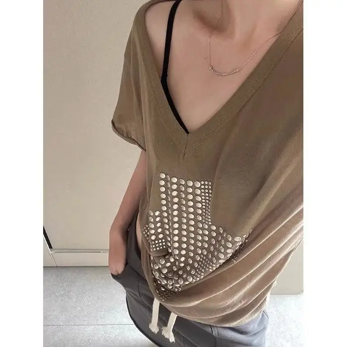 

Wedbleser Design Sense Rivet V-neck Short Sleeved T-shirt Women Summer Lazy Loose Niche Medium Long Style Thin Versatile Top