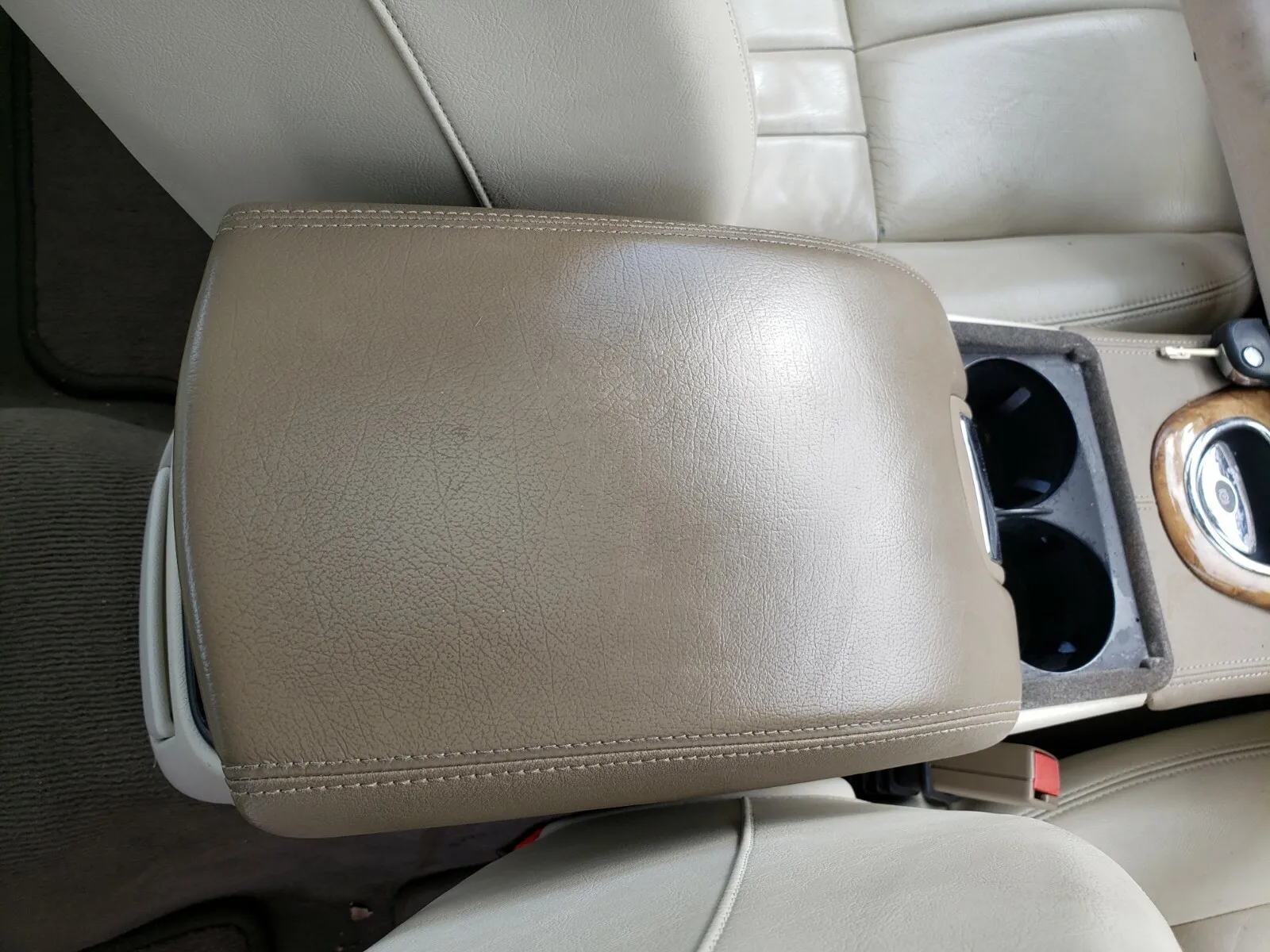 

Подлокотник центральной консоли JAGUAR S-TYPE 2003-2008 годов