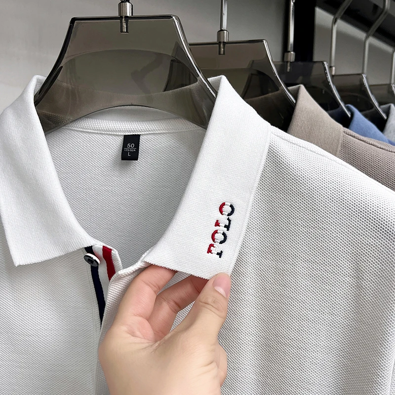 100% Baumwolle Herren Kurzarm-Poloshirt mit Kragen, Knöpfen und Buchstaben-Stickerei, Neues Sommer-Poloshirt, Lässige Mode, Atmungsaktive Herrenbekleidung – Detail 4