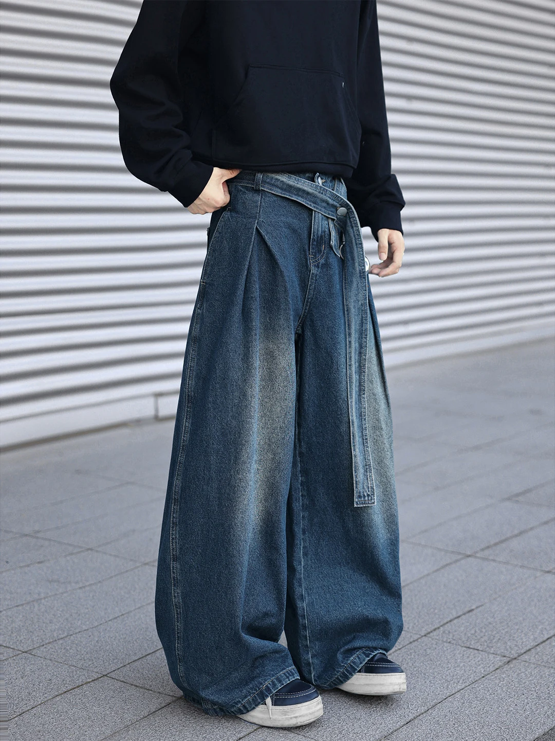 Retro American Washed Design Men's Jeans Belt High Street Loose Wrinkle Wide Leg Knife Pants Casual Straight Cut Trousers